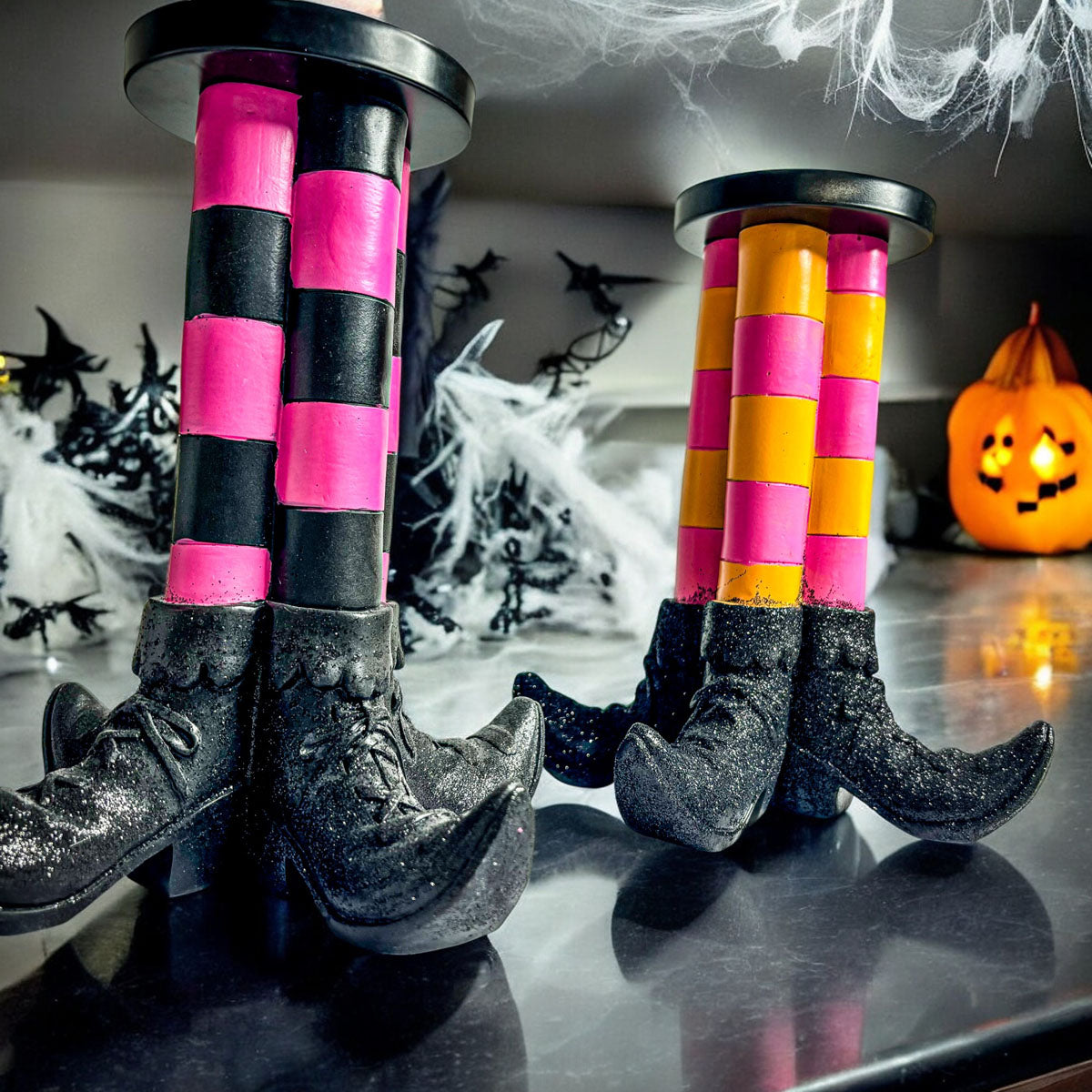 Bougeoir Pilier Sorcière Décoration d'Halloween Bottes Rayées Pailletées