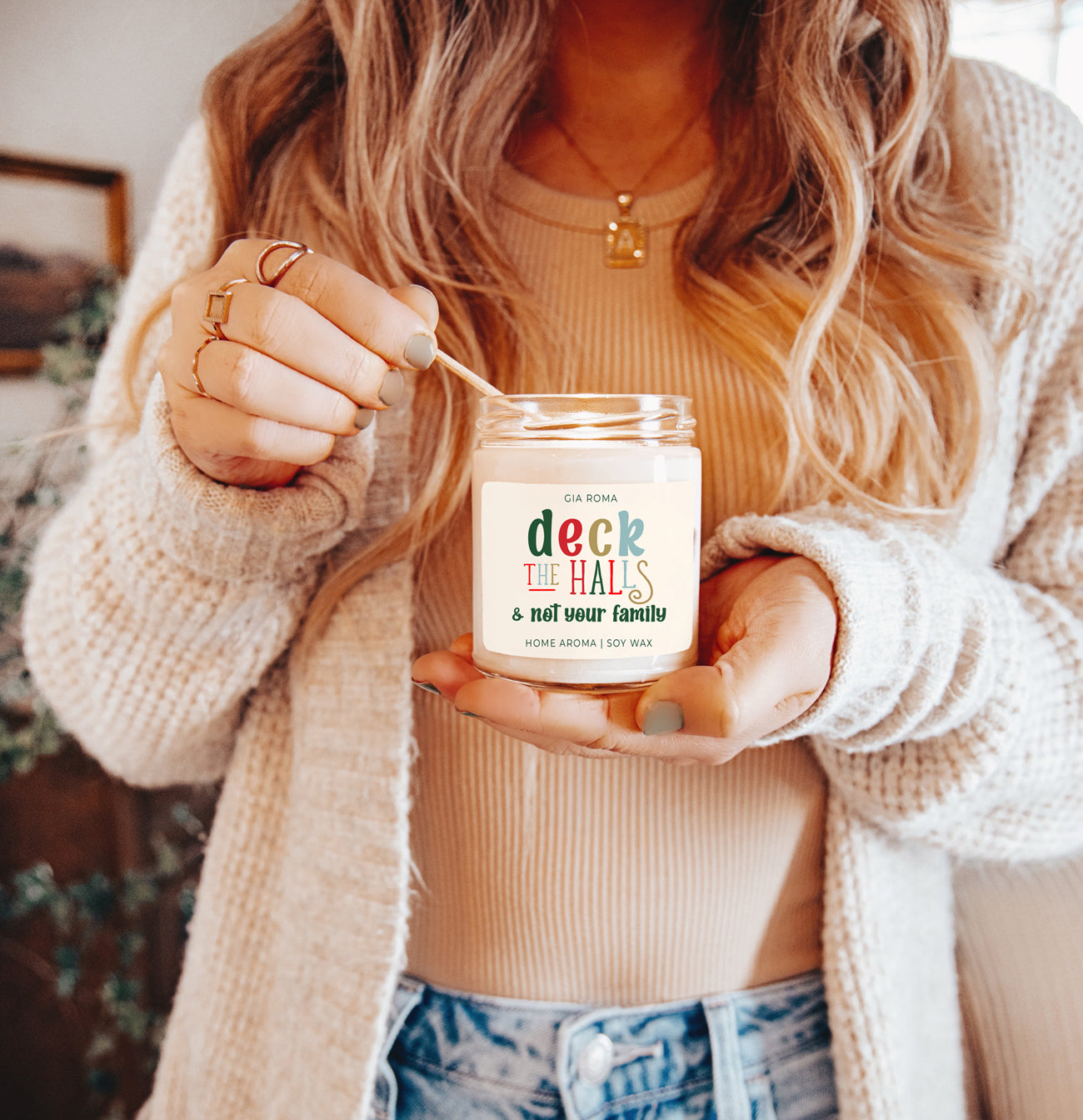 Bougie de Noël "Deck The Halls" 9oz Clou de Girofle Cannelle Baie Prune Sapin 50h de Combustion
