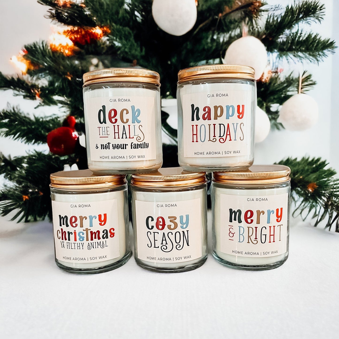 Bougie de Noël "Deck The Halls" 9oz Clou de Girofle Cannelle Baie Prune Sapin 50h de Combustion