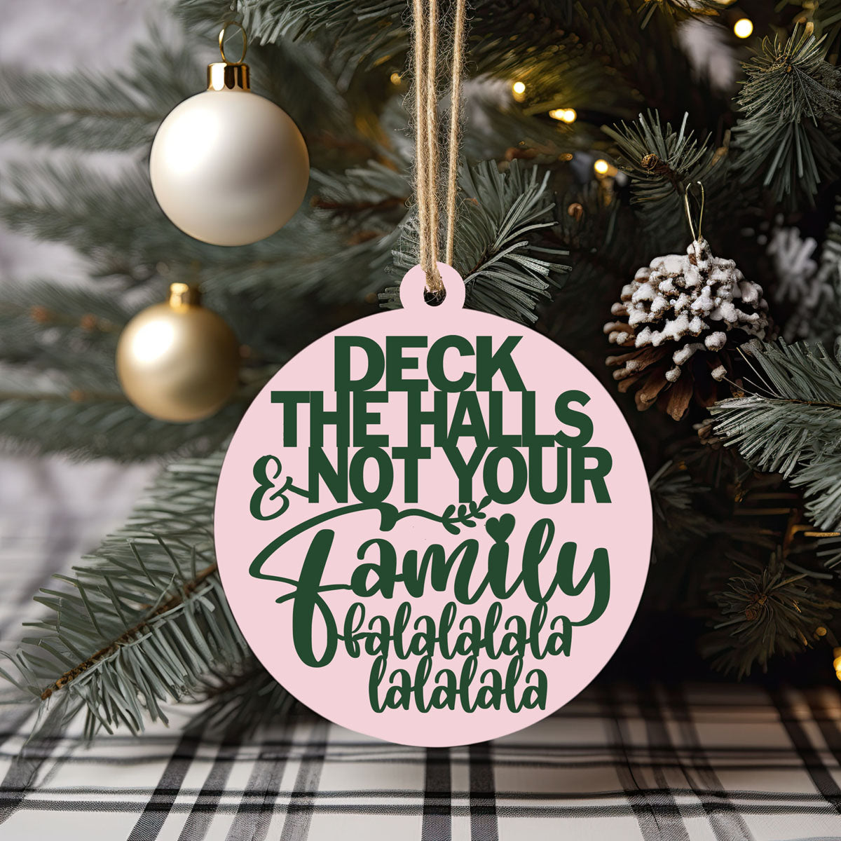 Unvollkommene Deck The Halls 3D handgefertigte Holz-Weihnachtsornament-Set limitierte Auflage Hängedekoration