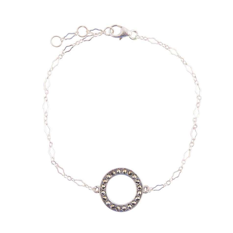 Bracelet en argent sterling avec délicates pierres fines