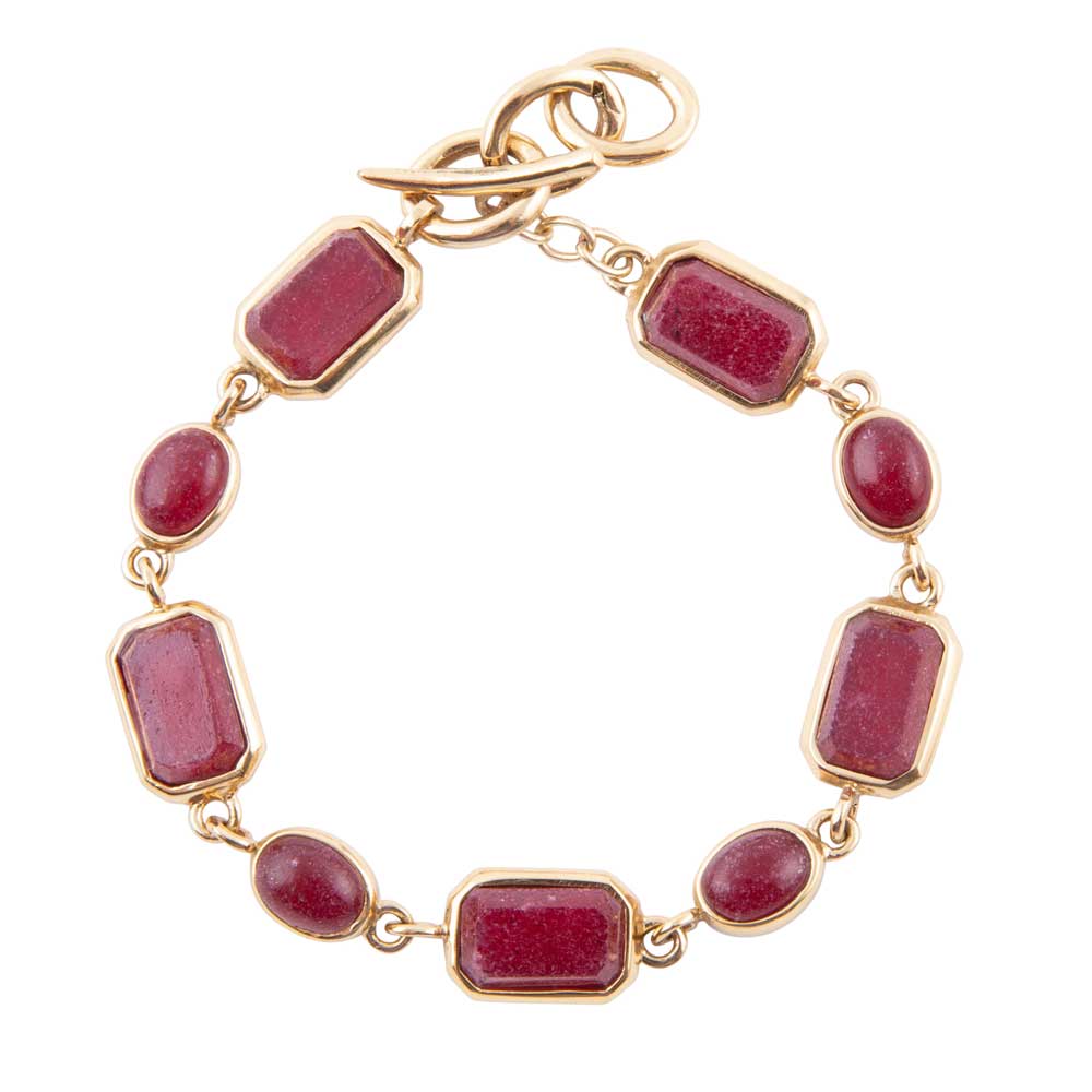 Bracelet délicat en onyx rouge et fermoir marin doré