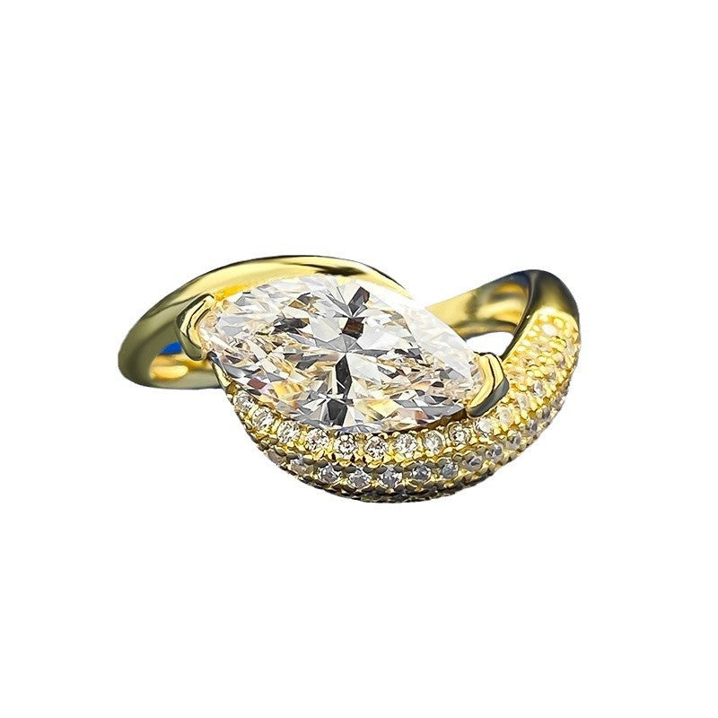 Horseshoe-cut Diamond Ring Instagram-style Wedding Band