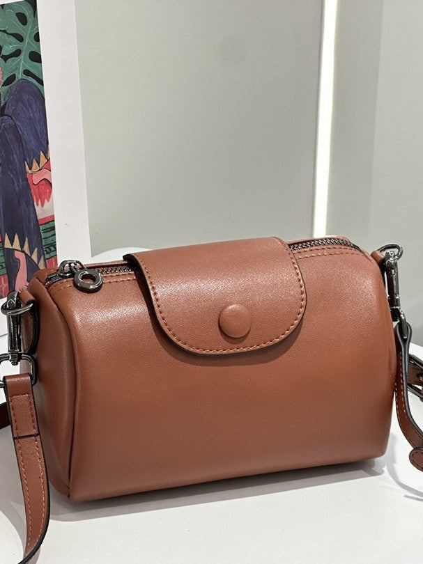 Urban Minimalist Versatile New High-End Feel Work Desk Organizer Bag, Leather Pillow Bag, Light Luxury Shoulder And Crossbody Bag