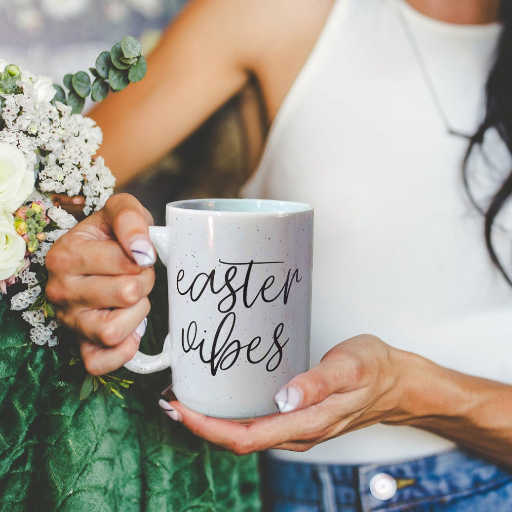Ostern Frühling Keramik Kaffeetasse 473ml Pastellblau Rosa Großer Bräunlicher Sockel Geschenk