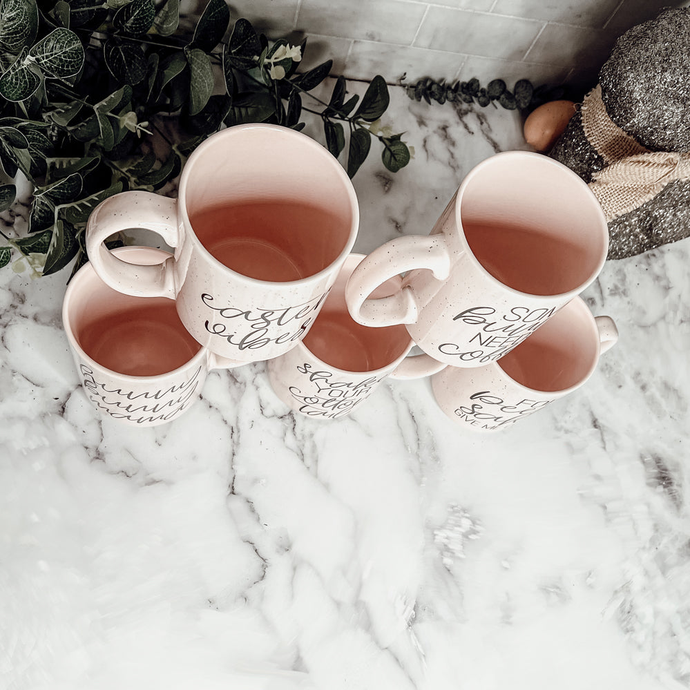 Ostern Frühling Keramik Kaffeetasse 473ml Pastellblau Rosa Großer Bräunlicher Sockel Geschenk
