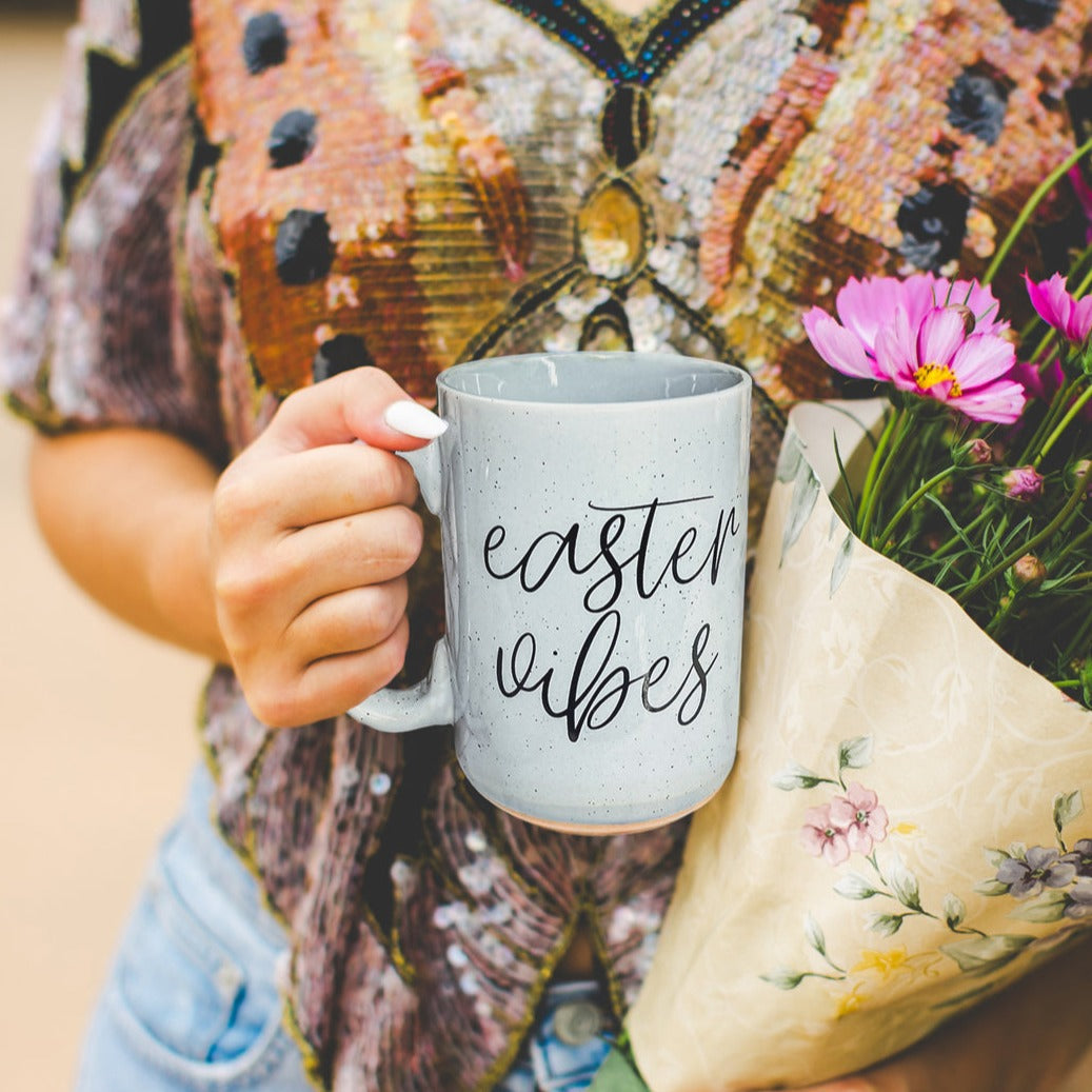Ostern Frühling Keramik Kaffeetasse 473ml Pastellblau Rosa Großer Bräunlicher Sockel Geschenk
