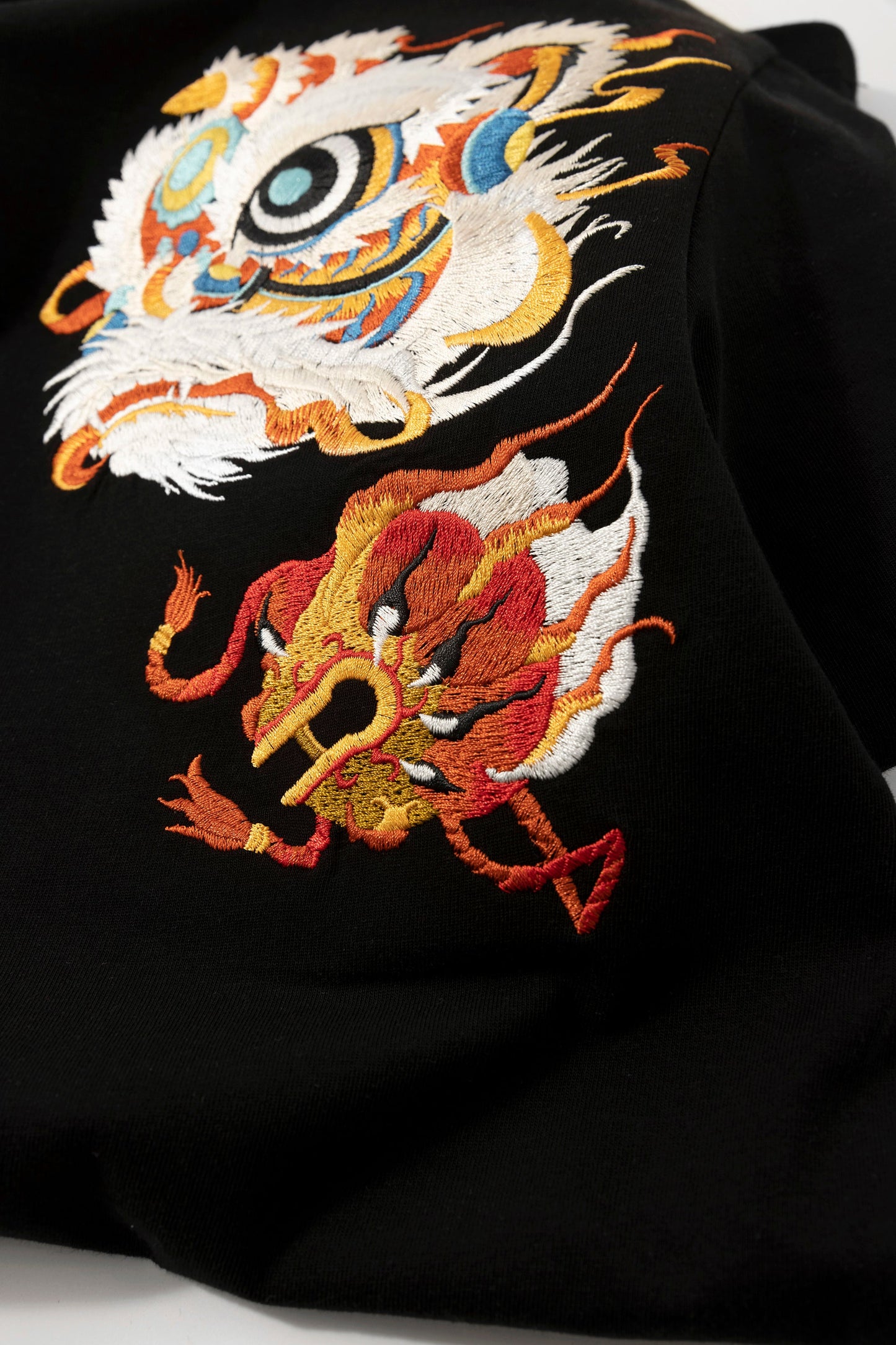 KH766 T-shirt brodé Lion