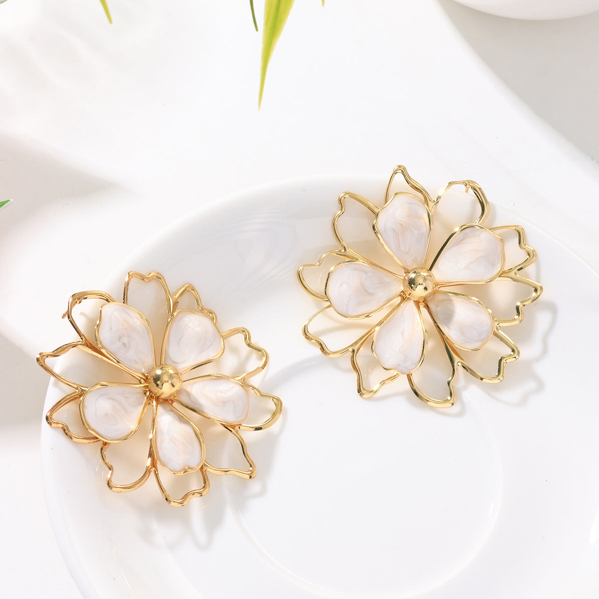 Three-dimensional Flower Ring Bracelet