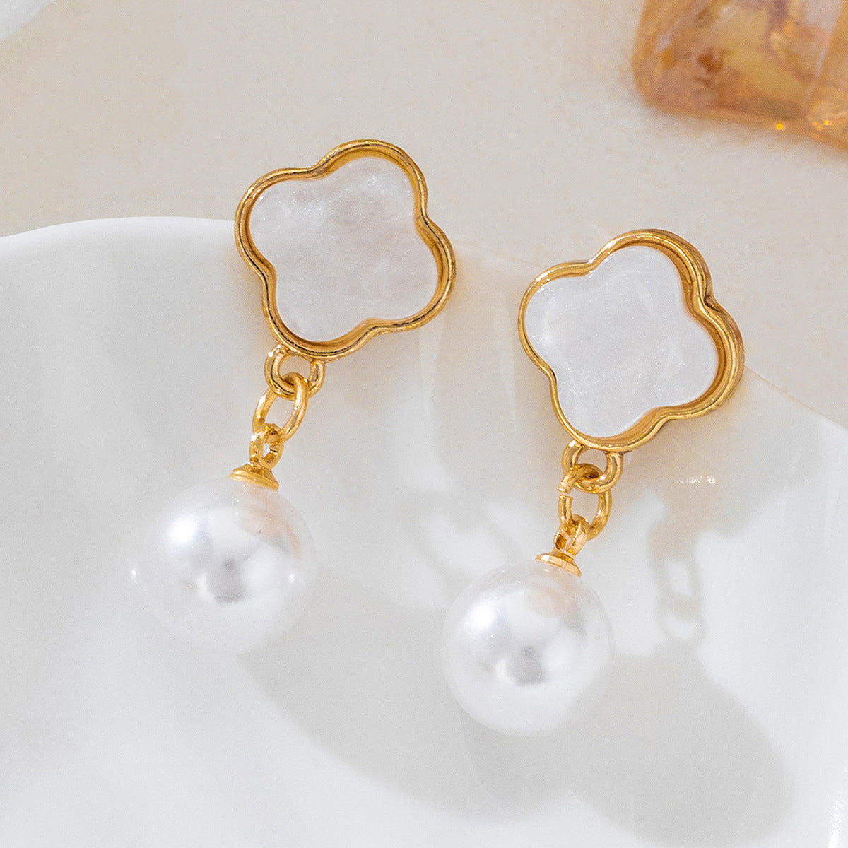 Bestselling Cross-border Light Luxury Niche Shell Drop Earrings, Unique Vintage High-end Ocean Style Women Earrings