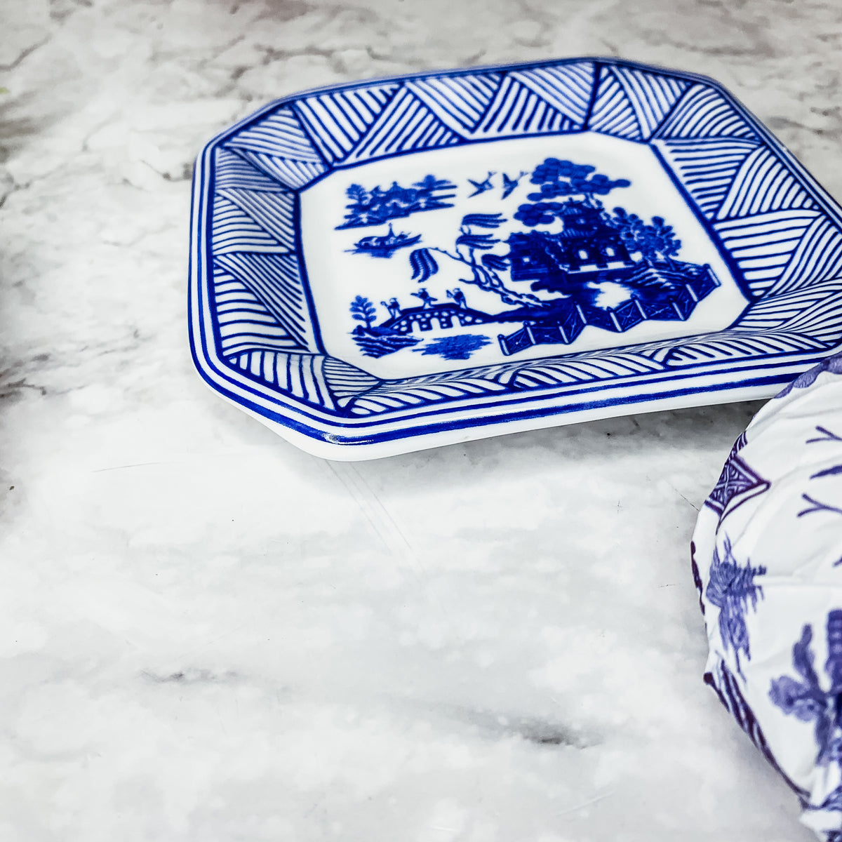 Seifenschale und Schmuckschale im Chinoiserie-Stil – Dekoratives Seifenablage-Geschenk aus Keramik