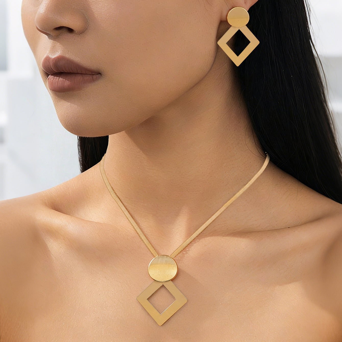 Cross-border European American Geometric Square Pendant Jewelry Set, French Vintage Unique Premium Texture Matching Necklace & Earrings For Women