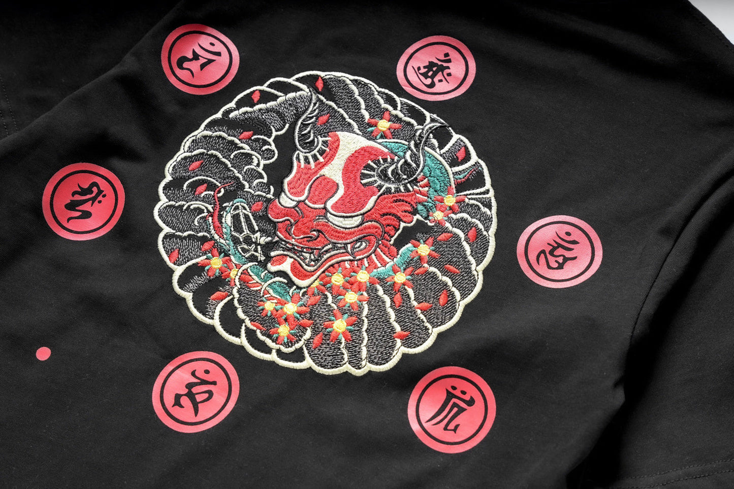 KH772 Red Demon besticktes T-Shirt