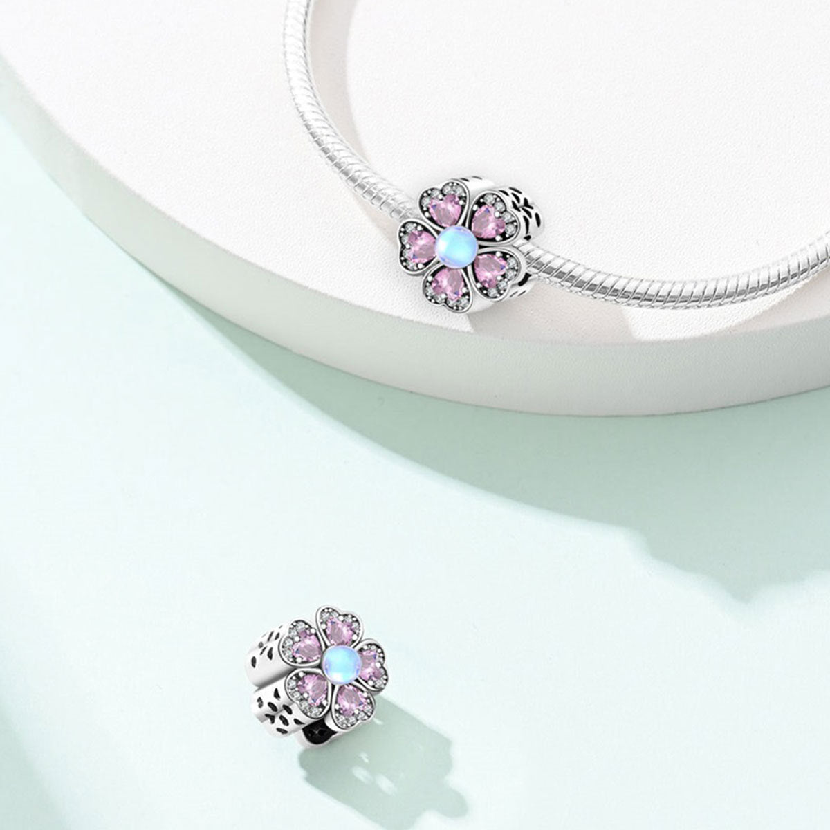 Romantic And Elegant Flower Beaded Bracelet