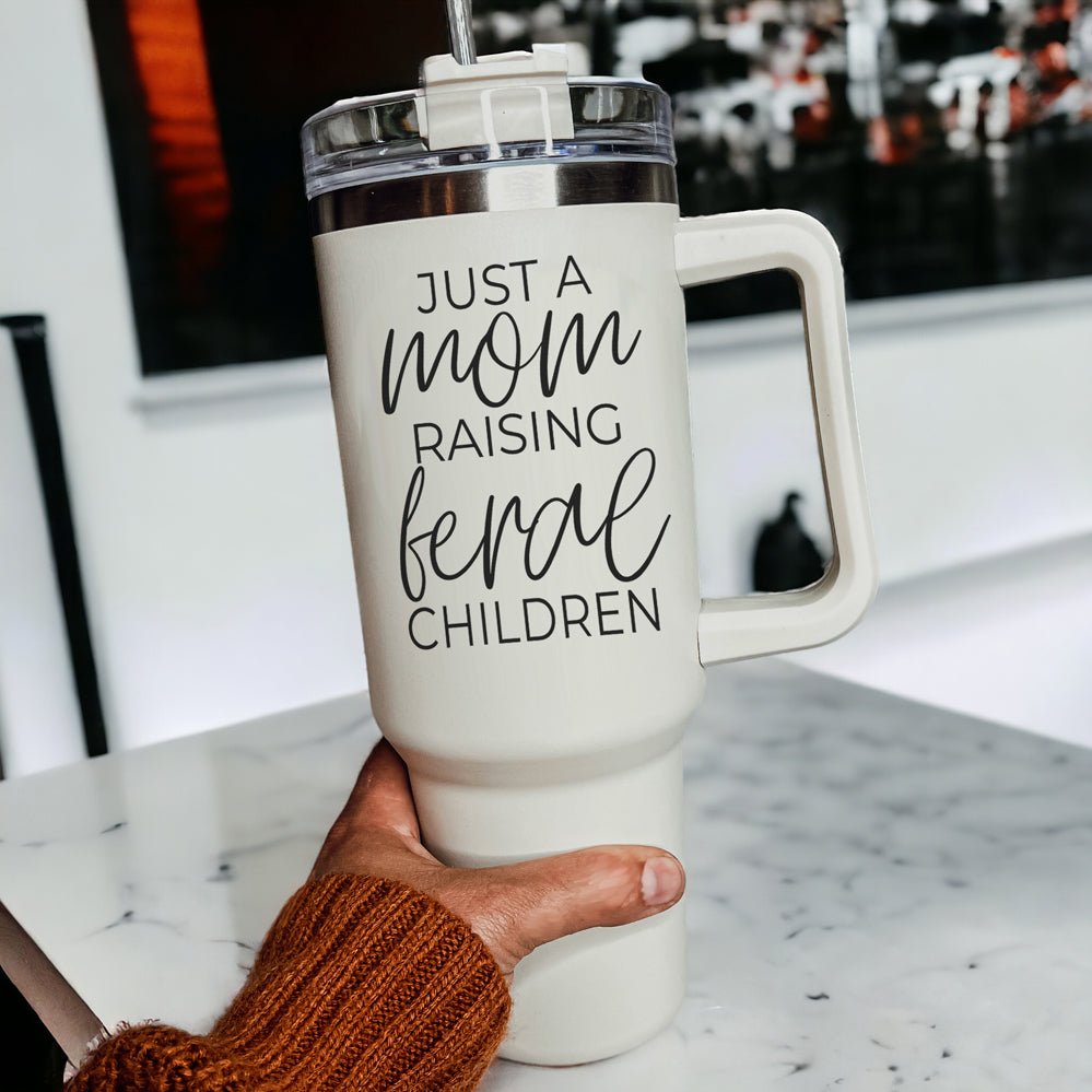Just A Mom Raising Feral Children 40oz Isolier-Reisebecher mit Griff Edelstahl