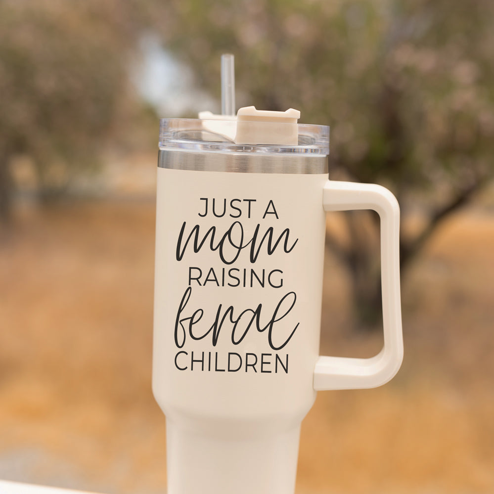 Gobelet de voyage isotherme 40 oz en acier inoxydable avec poignée "Juste une maman qui élève des enfants sauvages"