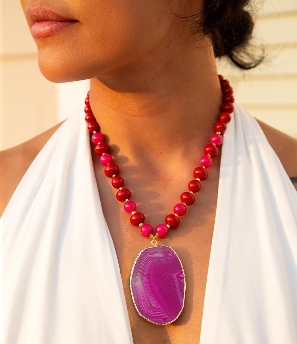 Collier pendentif en agate violette fuchsia coucher de soleil