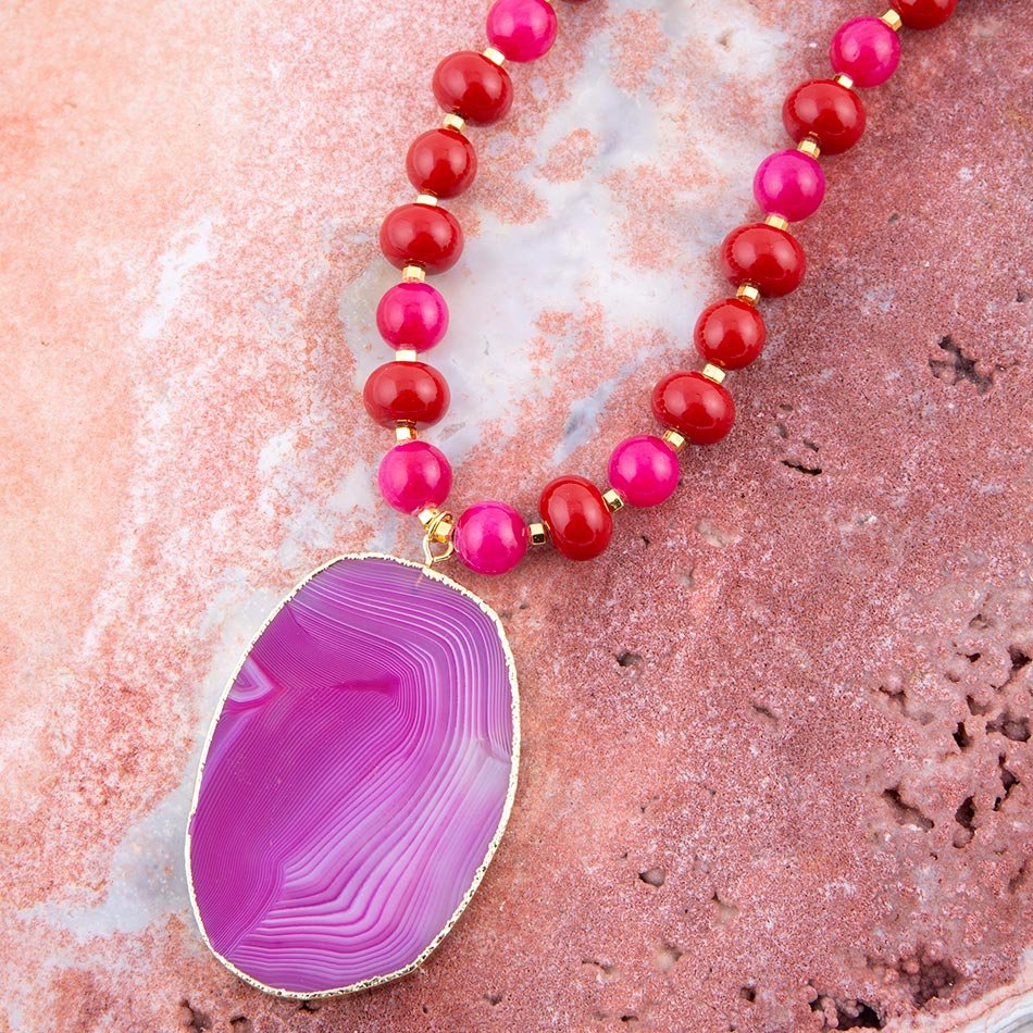 Collier pendentif en agate violette fuchsia coucher de soleil