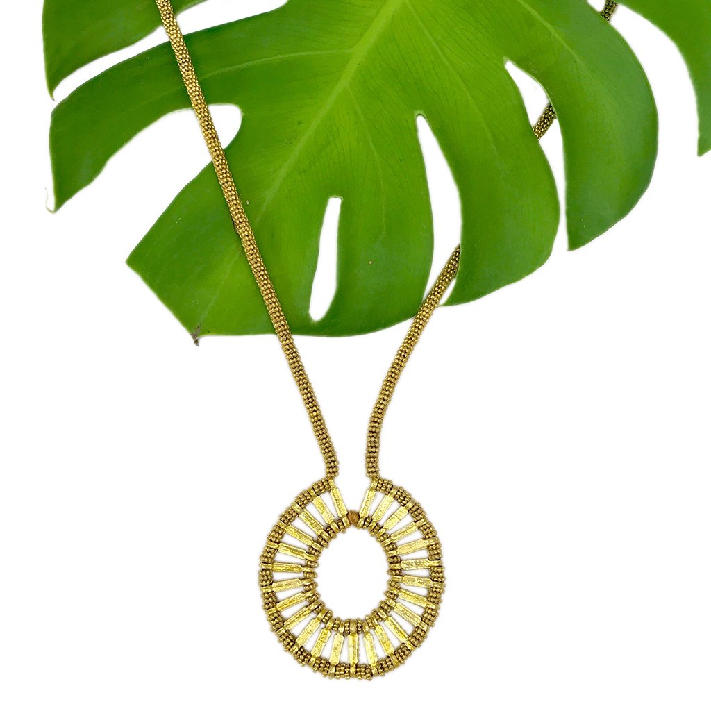 Collier Auréole Dorée Fait Main Perles Métalliques Fil de Coton Pendentif Bohème Indien