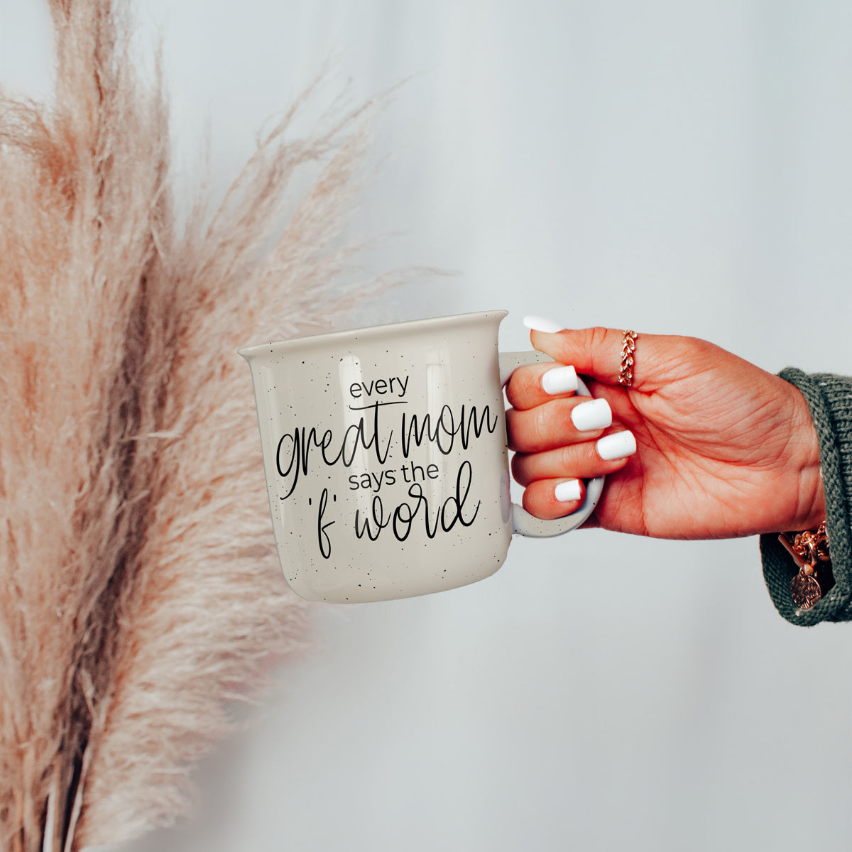 Mug de camping en céramique de 414 ml - Every Great Mom Says, ivoire moucheté double face