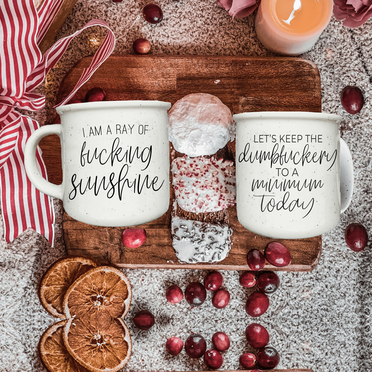 14.5oz Keramik-Lagerfeuertasse Weißer Sesamglasur Gesprenkeltes Elfenbein Schwarze Schrift Design auf beiden Seiten Geschenk