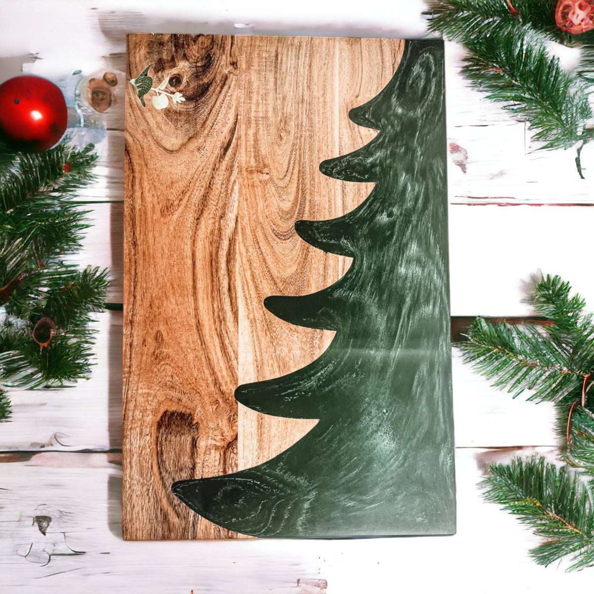 Weihnachtliche Wurst- und Käseplatte Servierbrett Holz Harz Handgefertigt Marmoriert Baum Intarsie