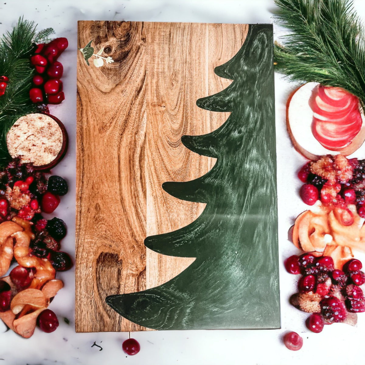Weihnachtliche Wurst- und Käseplatte Servierbrett Holz Harz Handgefertigt Marmoriert Baum Intarsie