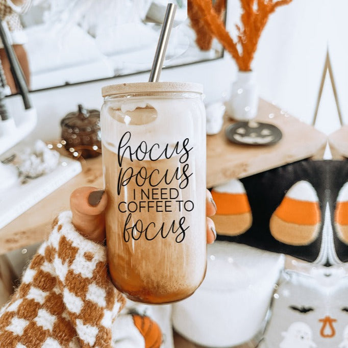 Gobelet en verre Hocus Pocus 500 ml avec couvercle en bambou, pailles en acier inoxydable, citation sur le café