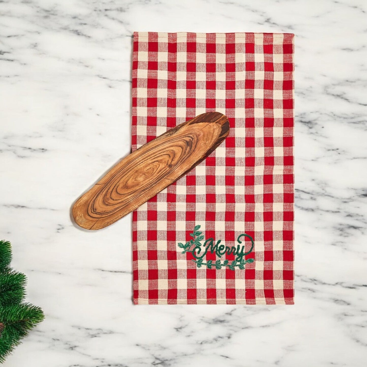 Wurst- und Käseplatte-Set für die Feiertage mit Küchentüchern im Schottenkaro – 2-teiliges Geschenkset