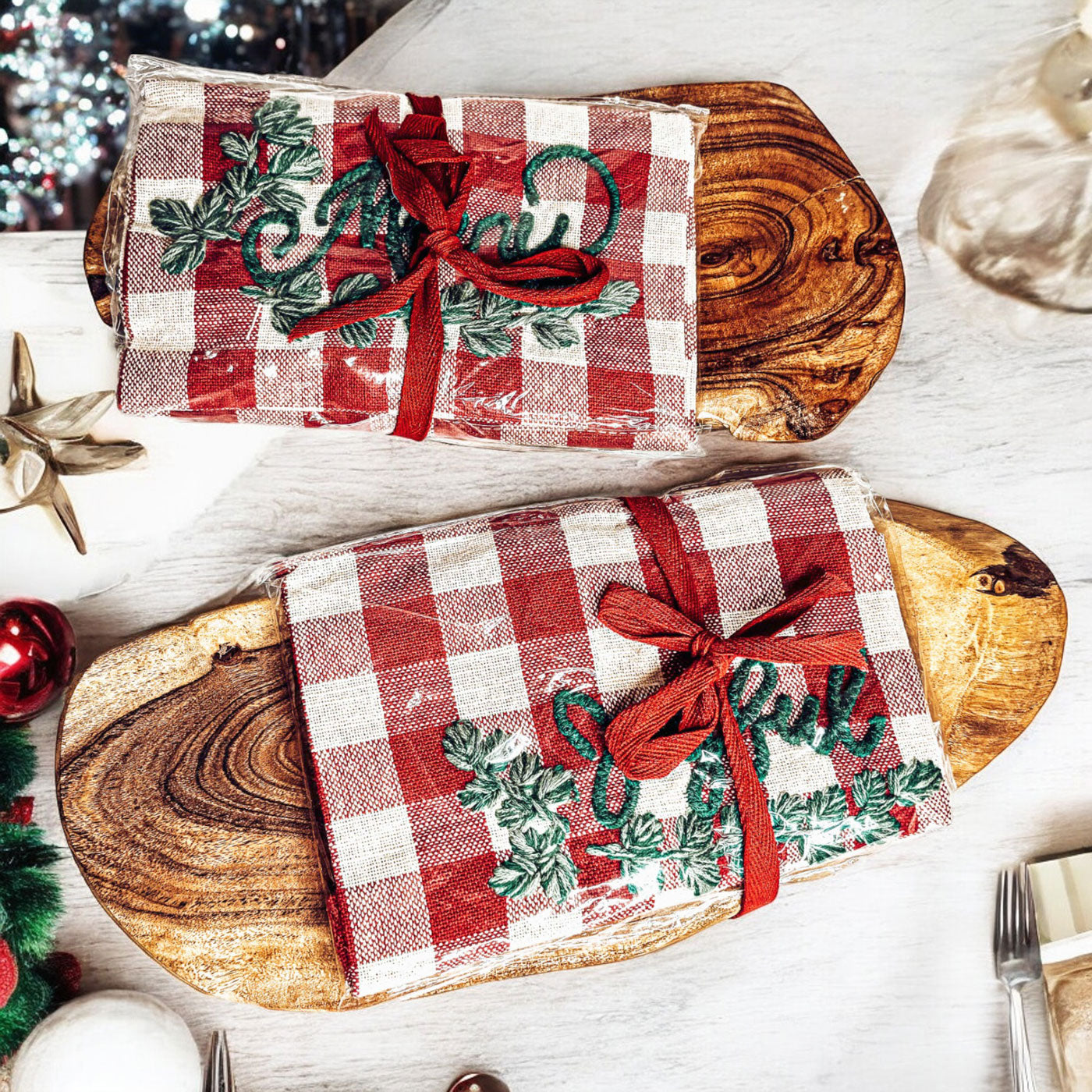 Wurst- und Käseplatte-Set für die Feiertage mit Küchentüchern im Schottenkaro – 2-teiliges Geschenkset