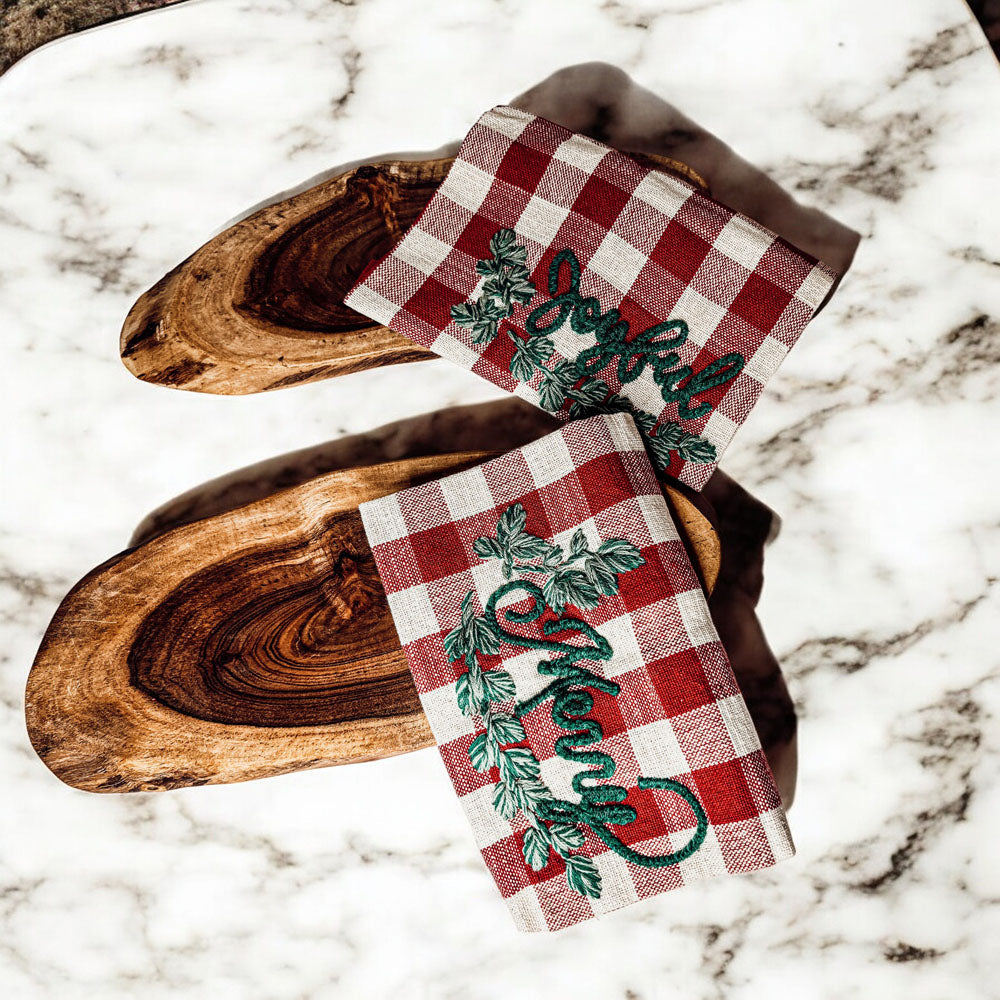 Wurst- und Käseplatte-Set für die Feiertage mit Küchentüchern im Schottenkaro – 2-teiliges Geschenkset