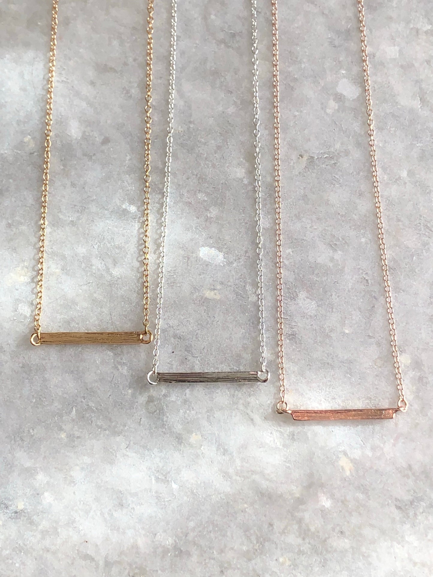 Collier pendentif barre Latitude