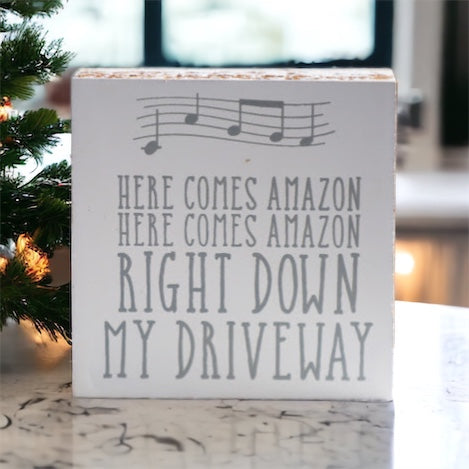Hier kommt Amazon Schild Holzblock Veranda Deko Lustiges Liefergeschenk Wohnakzent Schild