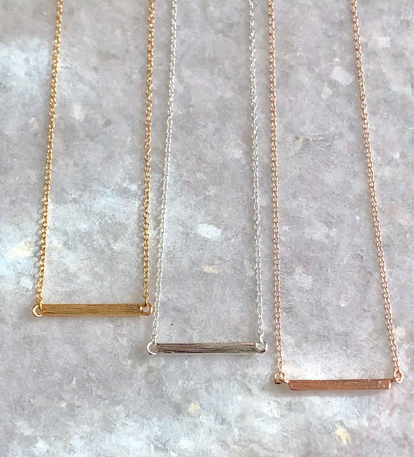 Collier pendentif barre Latitude