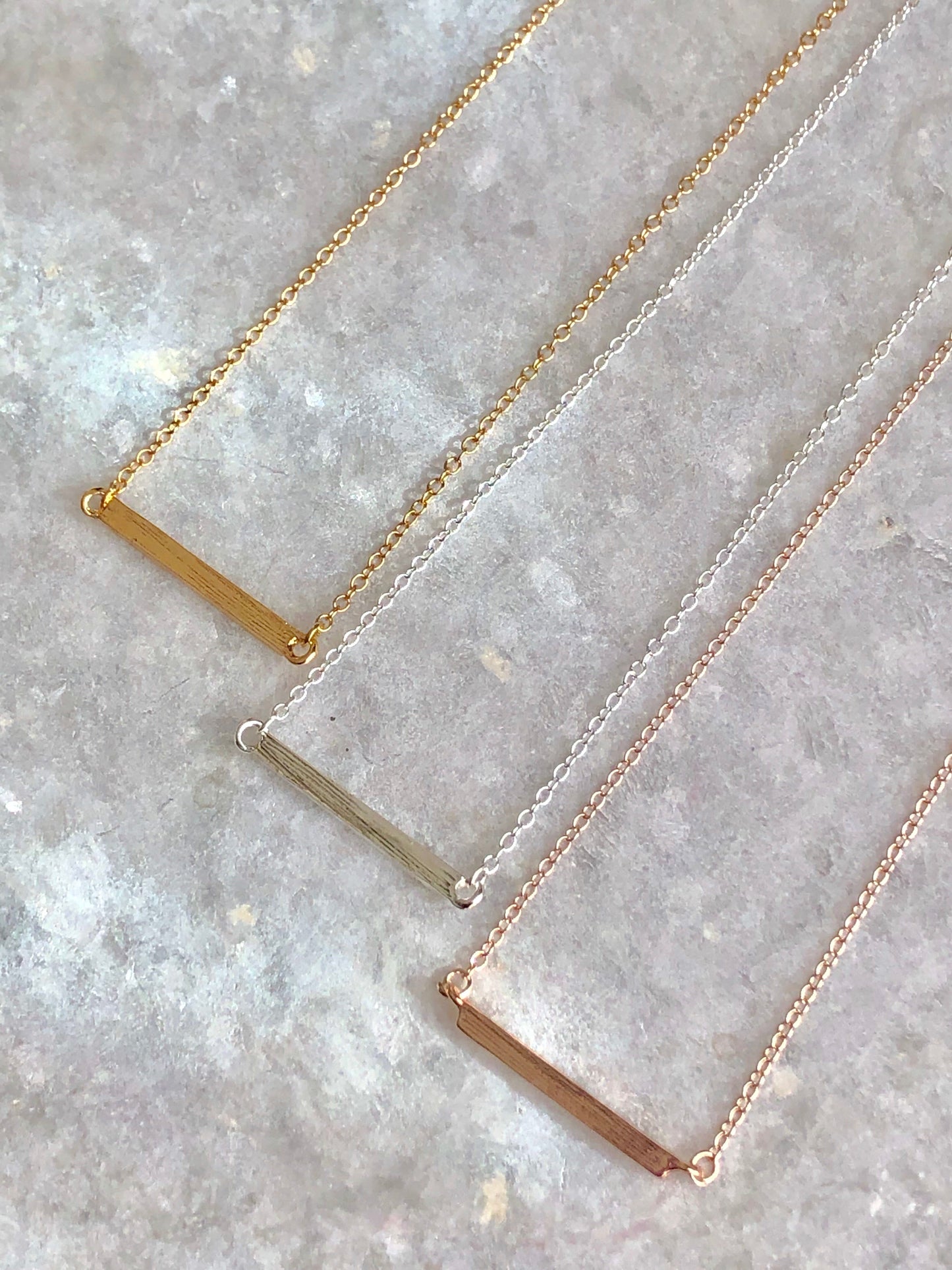Collier pendentif barre Latitude