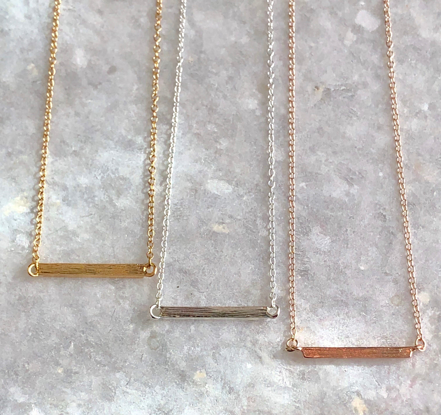 Collier pendentif barre Latitude