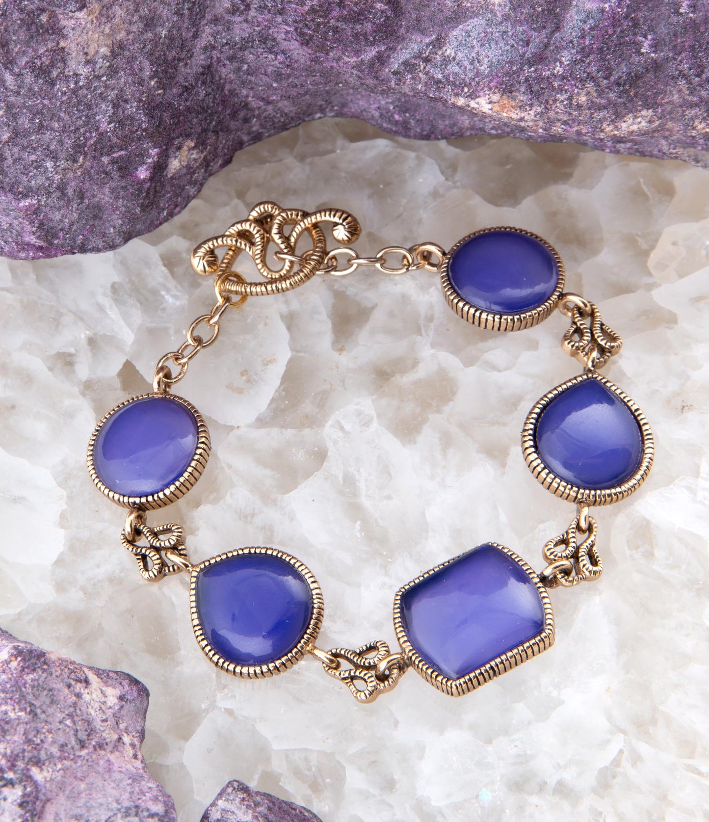 Bracelet doré maillons en agate bleue et dentelle