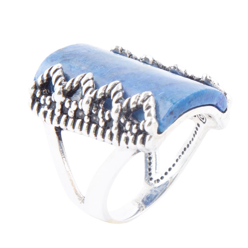 Ring aus blauem Lapislazuli-Scheibe und Sterlingsilber
