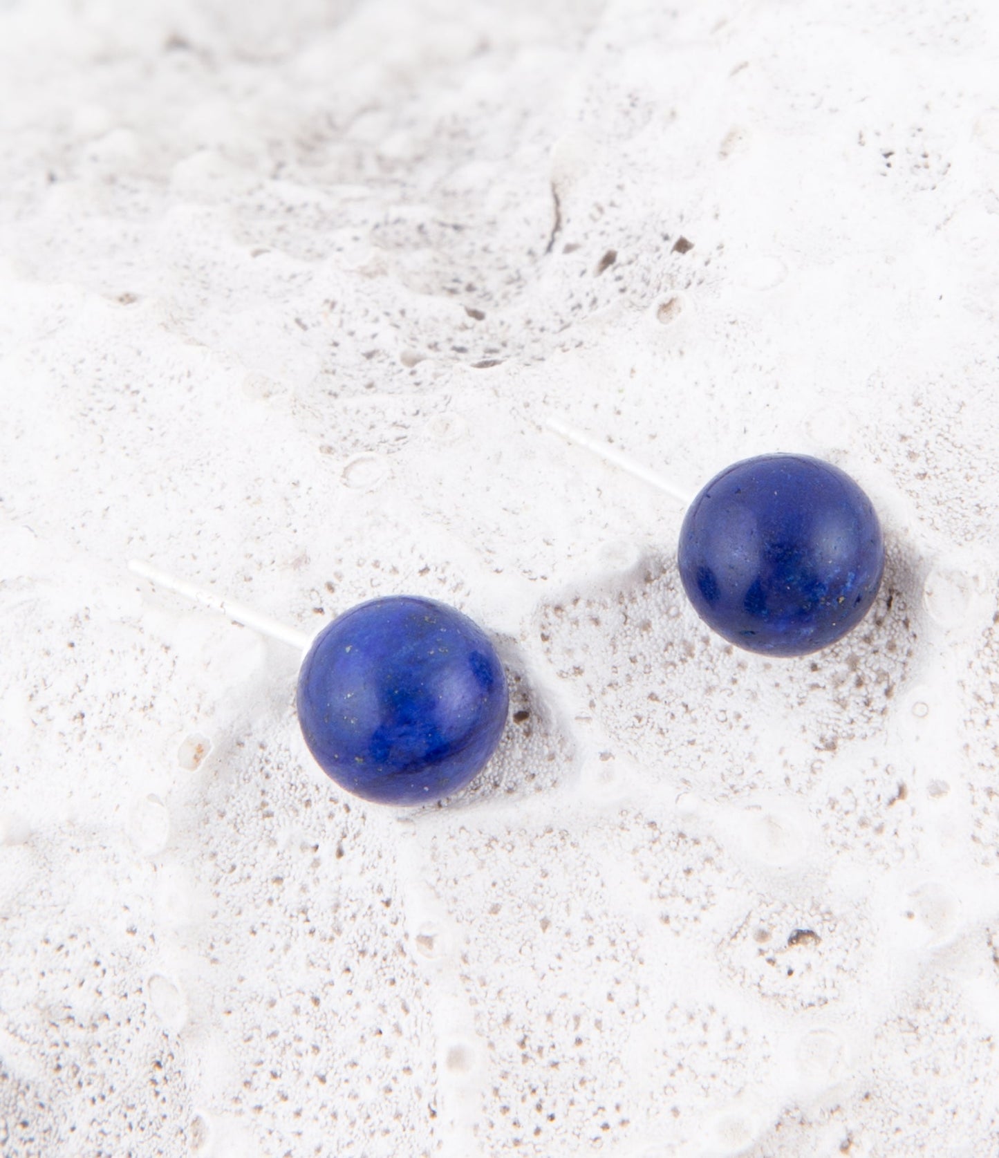 Blaue Lapislazuli-Ohrstecker aus Sterlingsilber
