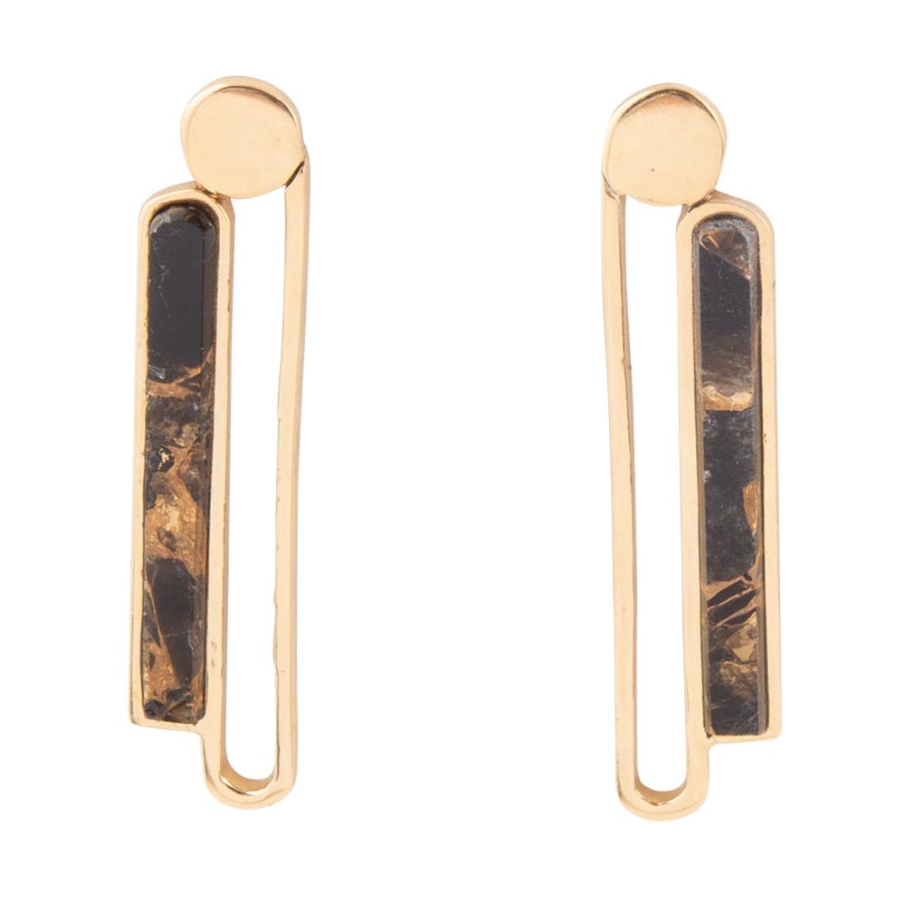 Lineare Ohrringe aus Schwarz-Goldener Schungit-Matrix und goldener Bronze