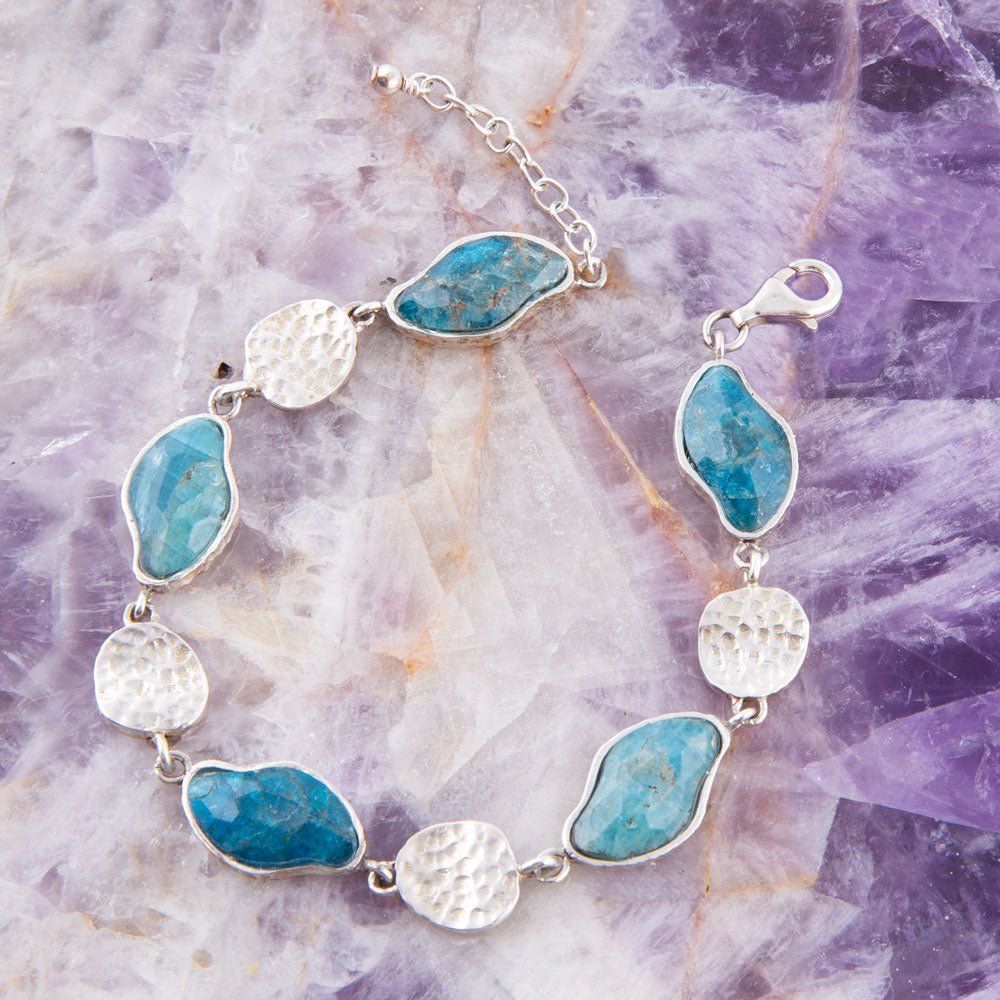 Luna Blauer Apatit und Sterling Silber Linienarmband