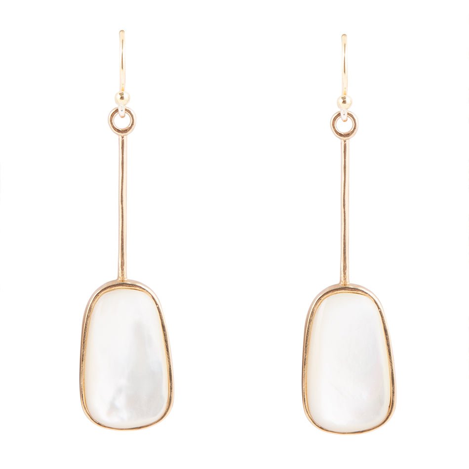 Boucles d'oreilles Madeleine blanches en nacre et bronze