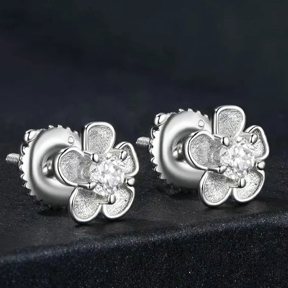 Boucles d'oreilles clous Sakura en argent sterling 925 et moissanite VVS1 à vis