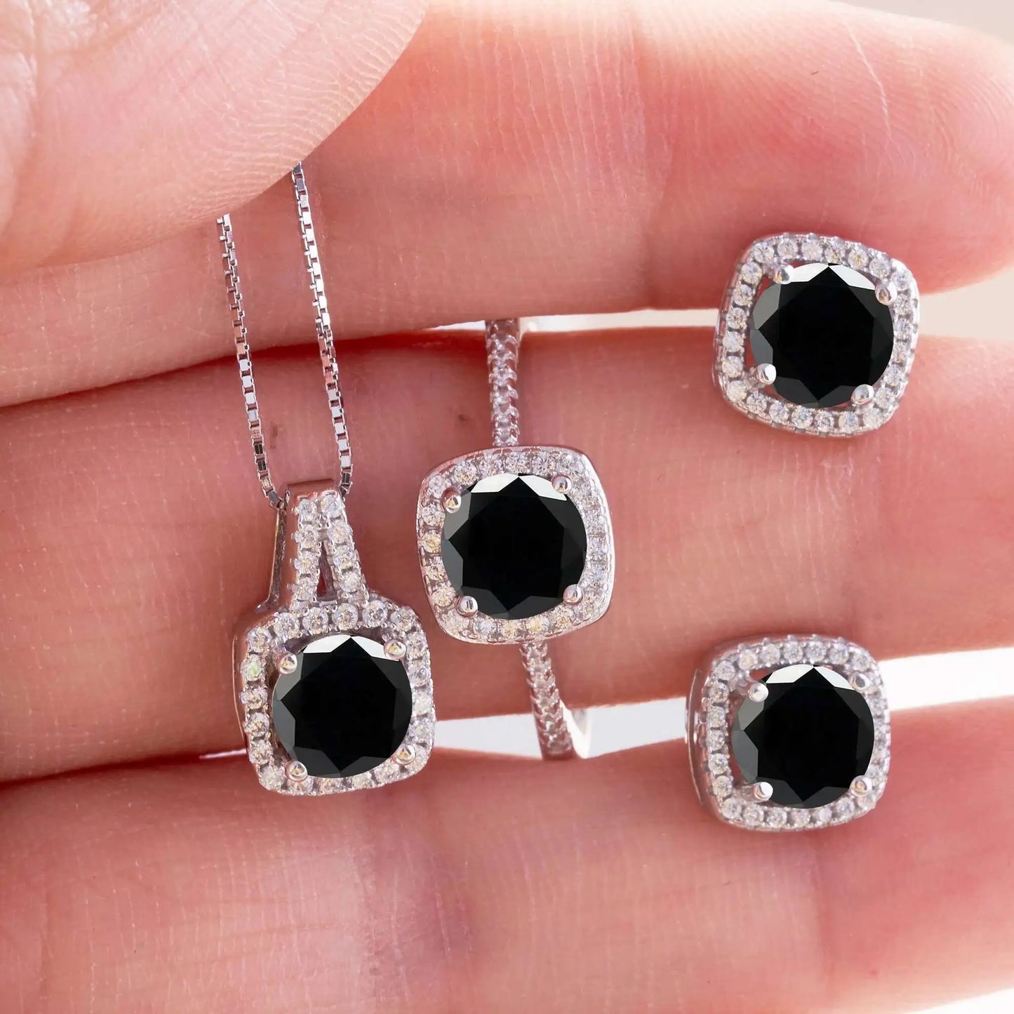 Ensemble Collier Pendentif et Clous d'Oreilles en Moissanite Ronde Couleur D Argent Sterling 925