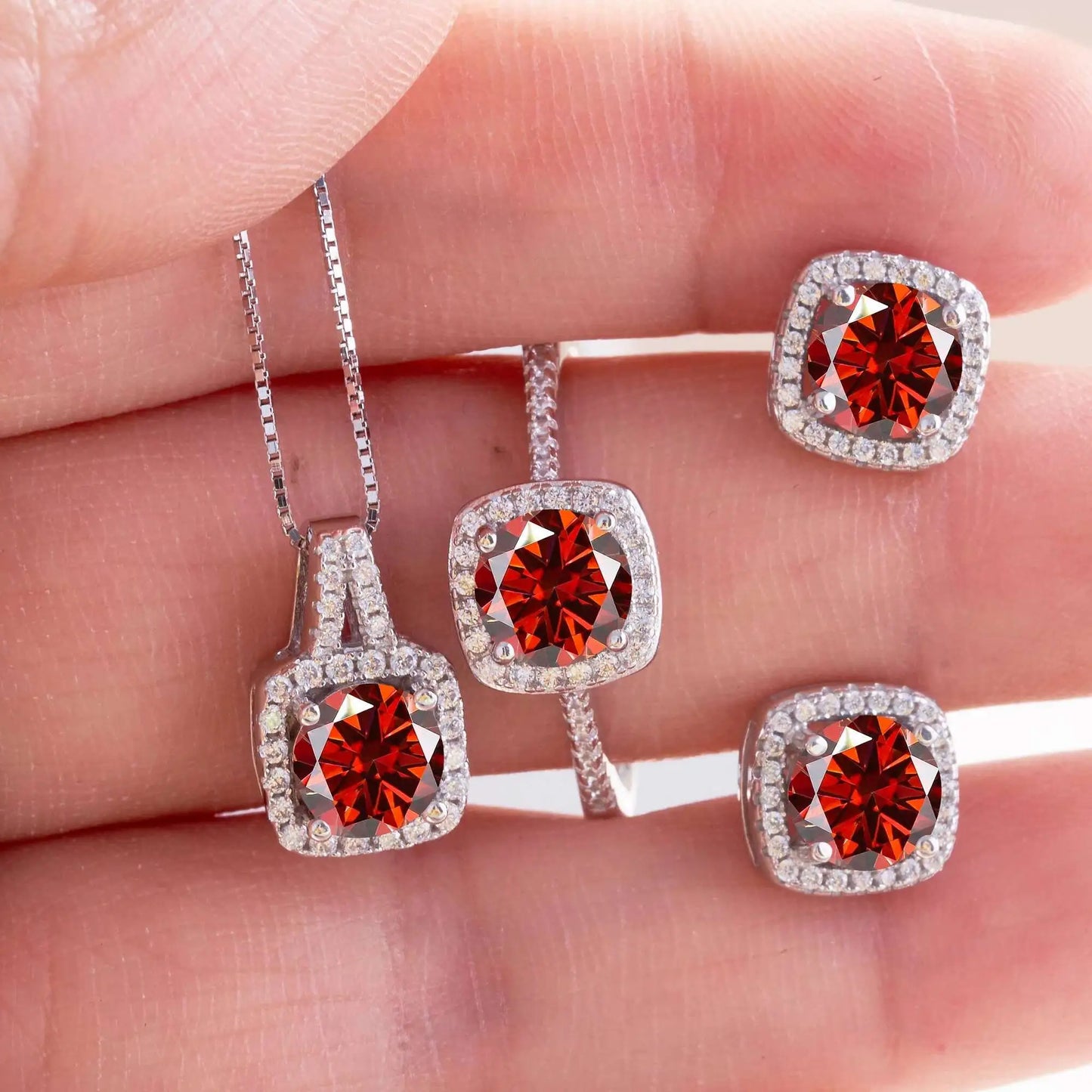 Ensemble Collier Pendentif et Clous d'Oreilles en Moissanite Ronde Couleur D Argent Sterling 925