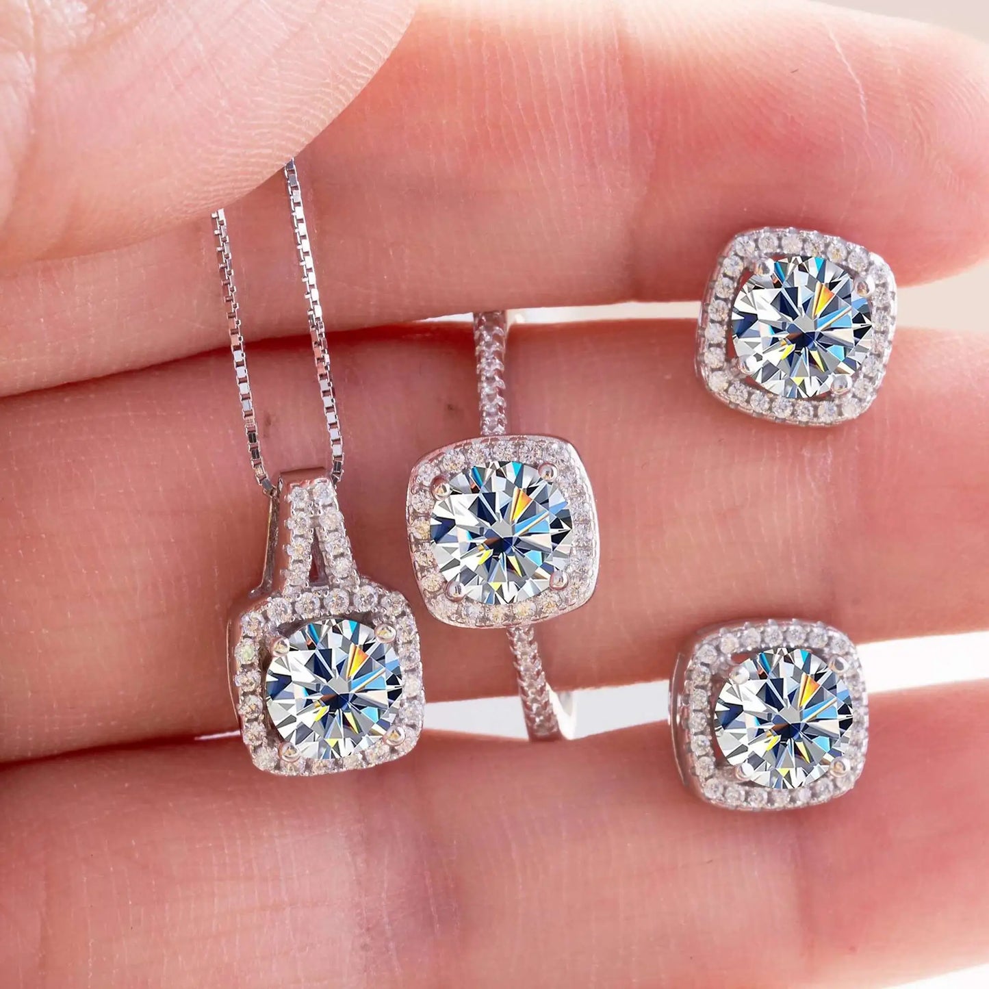 Ensemble Collier Pendentif et Clous d'Oreilles en Moissanite Ronde Couleur D Argent Sterling 925