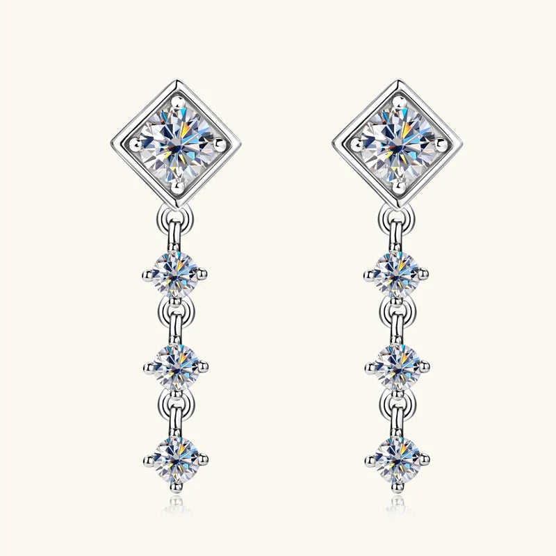 Boucles d'oreilles pendantes en moissanite rondes taille complète solitaire en argent sterling 925