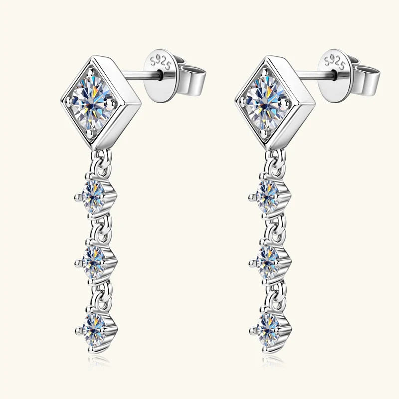 Boucles d'oreilles pendantes en moissanite rondes taille complète solitaire en argent sterling 925