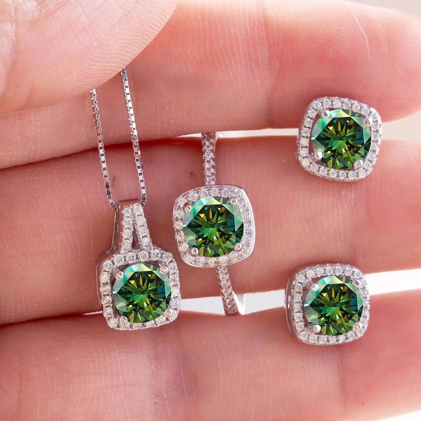 Ensemble Collier Pendentif et Clous d'Oreilles en Moissanite Ronde Couleur D Argent Sterling 925