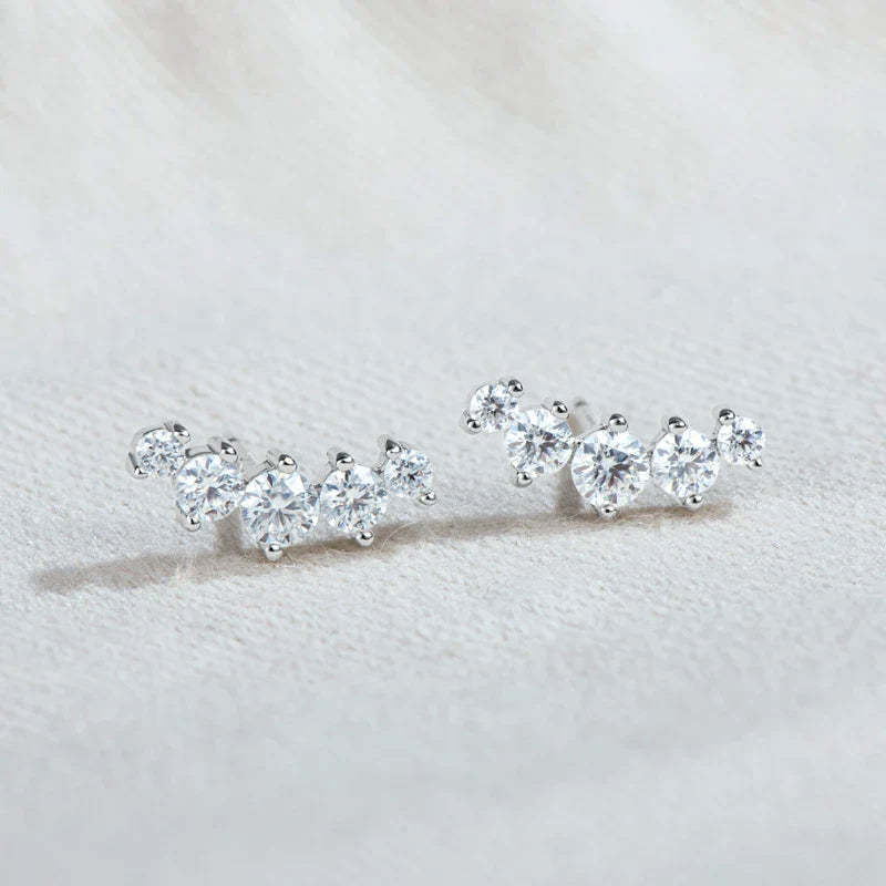 Boucles d'oreilles clous en moissanite, mini-clous d'oreilles montantes incurvées en argent sterling 925 pour femmes